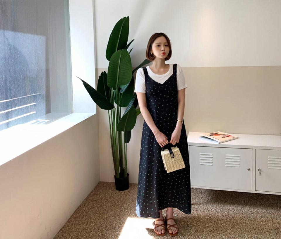 花柄スリーブレスワンピース・全2色・t63774 レディース 【ops】 韓国 ファッション ワンピース ロング ロングワンピース スリーブレス ノースリーブ キャミワンピース レイヤード フラワー Vネック 花柄 スリム フェミニン 細身 体型カバー 夏 春