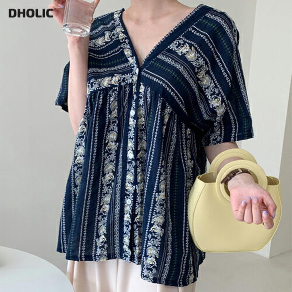 Vネック花柄ブラウス・全2色・b68536 レディース 【bl】 トップス ブラウス 半袖 ハーフスリーブ 花柄 フラワー Vネック 前後着用自由 ボヘミアン 春 夏 韓国 ファッション ハイホリHIHOLLI