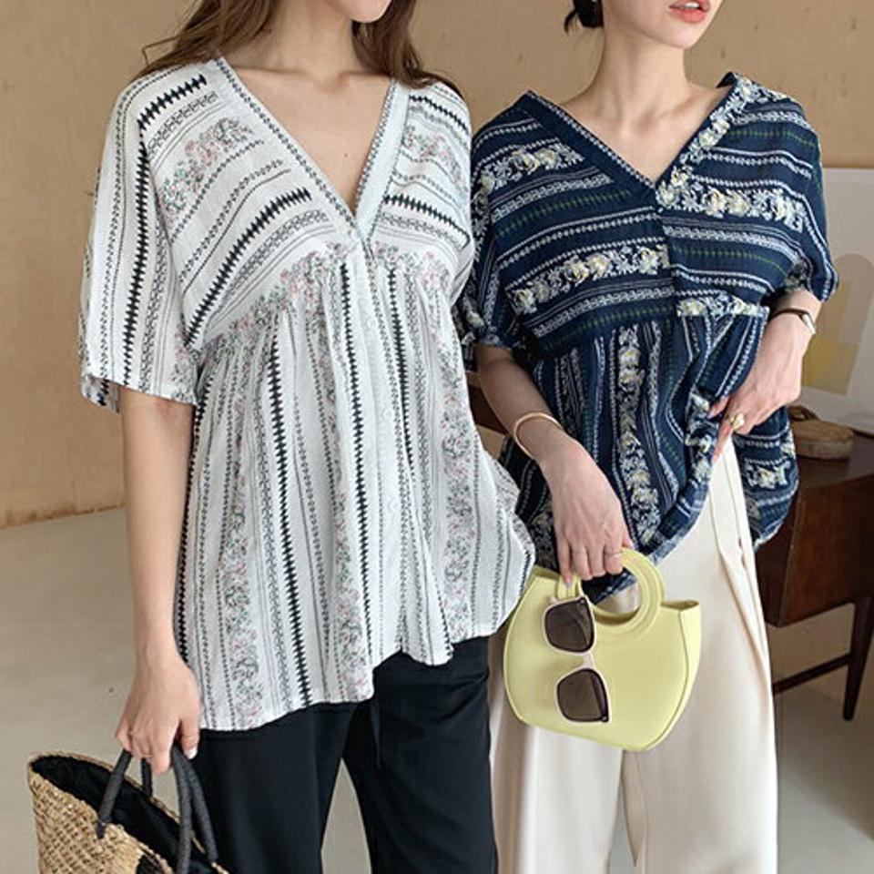 Vネック花柄ブラウス・全2色・b68536 レディース 【bl】 トップス ブラウス 半袖 ハーフスリーブ 花柄 フラワー Vネック 前後着用自由 ボヘミアン 春 夏 韓国 ファッション ハイホリHIHOLLI