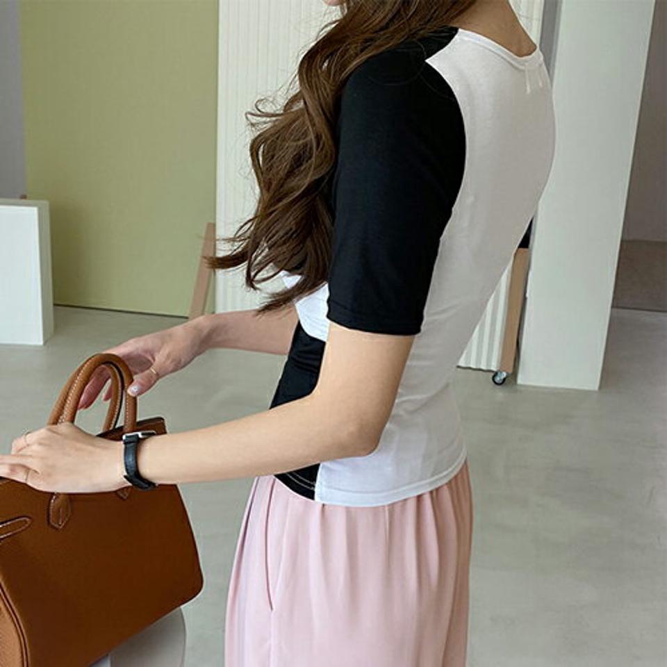 配色ツイストTシャツ・全2色・b68535 レディース 【tops】【トップス Tシャツ 半袖 ツイスト Vネック バイカラー シック 春 夏 韓国 ファッション】【ハイホリHIHOLLI】
