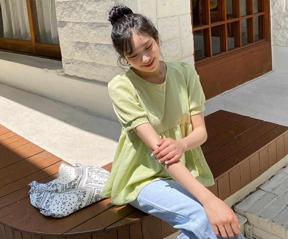 ラウンドフレアブラウス・全4色・t64207 レディース 【bl】 韓国 ファッション トップス ブラウス 半袖 ラウンドネック ギャザー パフスリーブ ガーリー フィット 体型カバー 細身 スリム フレア 春 夏 NIJU