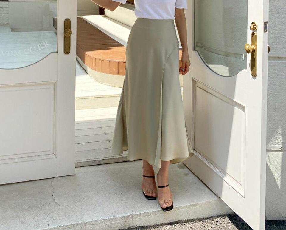 レイヤードサテンスカート・全3色・b65224 レディース 【sk】 韓国 ファッション ボトムス スカート ロング ロングスカート フェミニン 光沢 上品 サテン レイヤード 大人 カジュアル 体型カバー 細身 スリム 夏 春