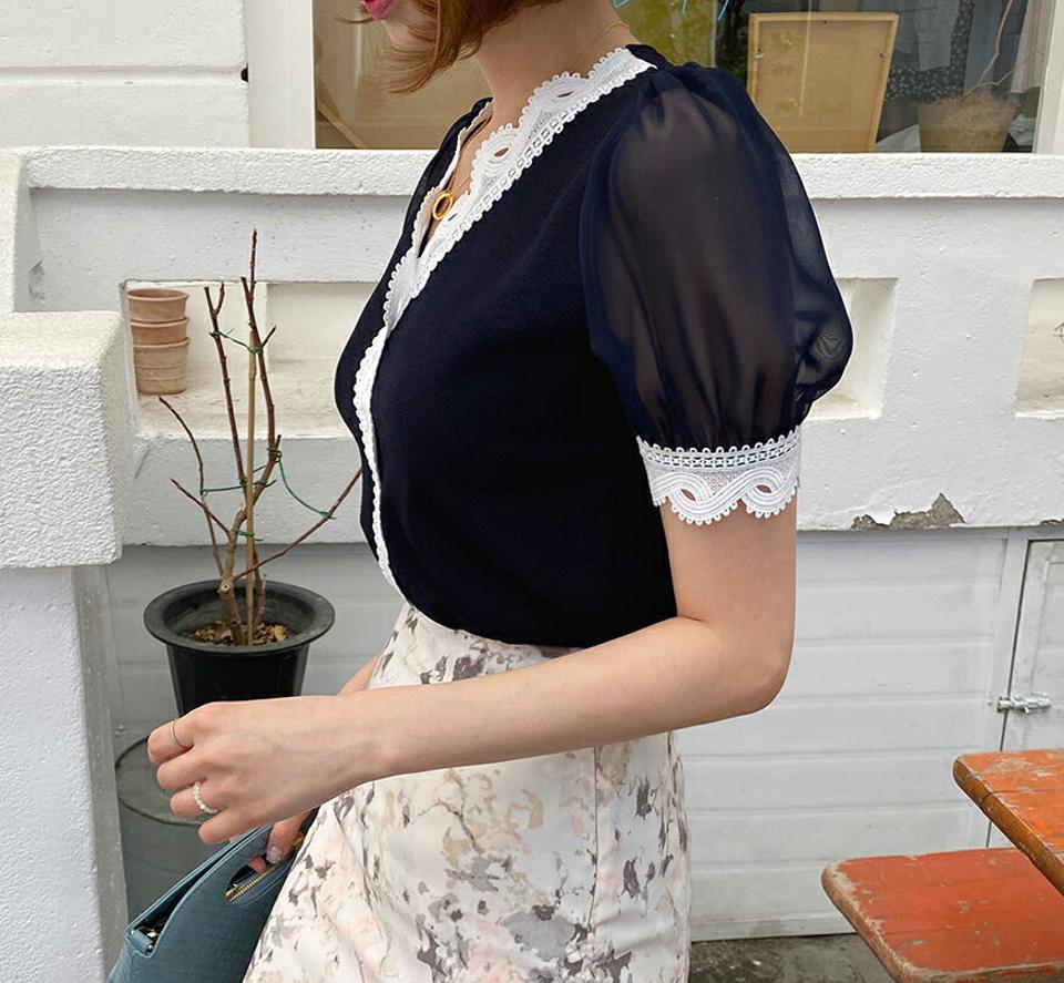 【全品10%OFF】ウェーブレーススリーブブラウス・全3色・t57454 レディース 【bl】【韓国 ファッション トップス ブラウス 半袖 ラブリー シフォンスリーブ Vネック Y字 ウェーブ レース ハーフスリーブ フェミニン ボリューム 体型カバー スリム 細身 夏 春】