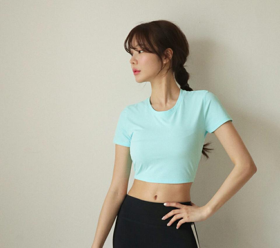 バックオープンリボンTシャツ・全3色・d44641 レディース 【tops】 韓国 ファッション トップス Tシャツ 半袖 デイリー ラウンドネック リボン フィットネス スポーツウェア ボディメイク エクササイズ ヨガウェア ランニング 運動 夏 春