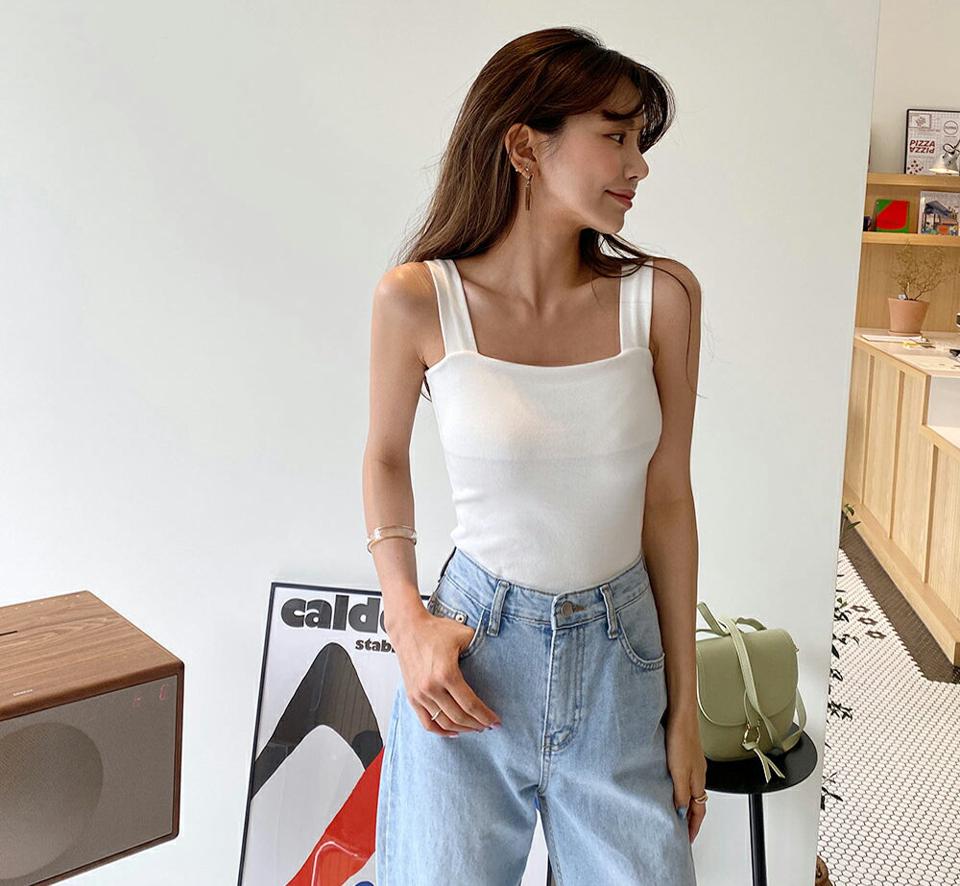 スクエアスリムスリーブレス・全4色・t63847 レディース 【tops】 韓国ファッション トップス Tシャツ スクエアネック スリーブレス ノースリーブ デイリー スリム フィット 体型カバー カジュアル 細身 夏 春