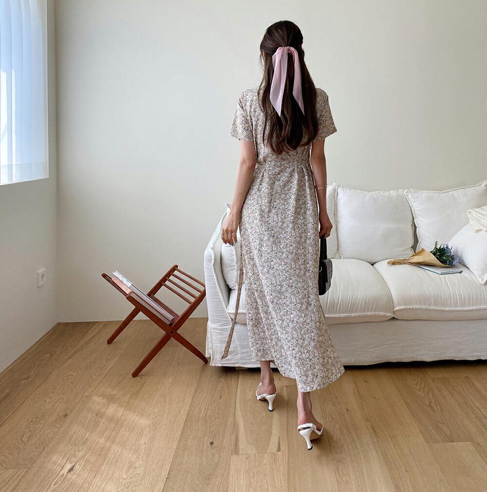 小花柄Vネックラップワンピース・全2色・t63858 レディース 【ops】 韓国 ファッション ワンピース ロング ロングワンピース 半袖 花柄 フラワー パターン 小花柄 Vネック ラップ リボン 上品 フェミニン 細身 体型カバー フィット スリム 夏 春