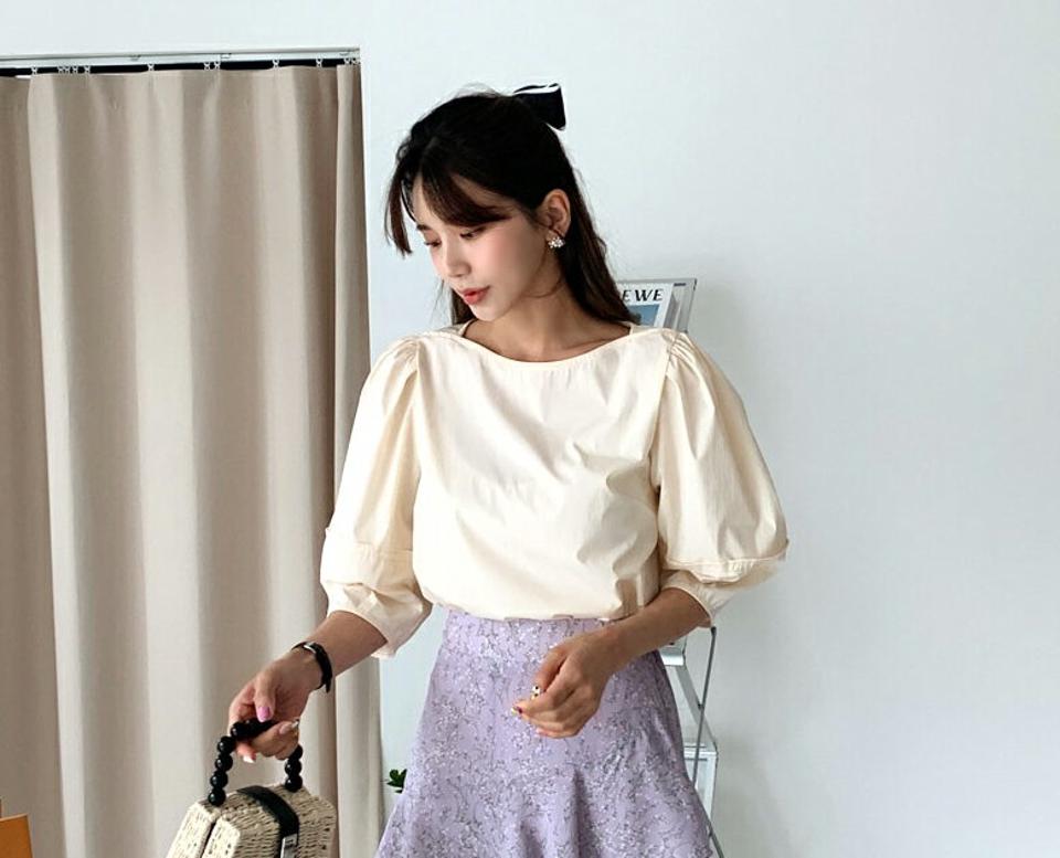 "ボートネックパフブラウス・全2色・b65423 レディース 【bl】【韓国 ファッション トップス ブラウス 半袖 大人 ボートネック 上品 7分袖 パフスリーブ 無地 フェミニン ボリューム 体型カバー スリム 細身 夏 春】"