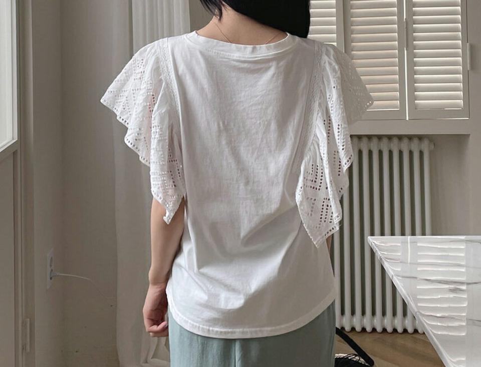 パンチングスリーブTシャツ・全2色・b64239 レディース 【tops】 韓国ファッション トップス Tシャツ 半袖 ラブリー パンチング ラウンドネック フレア ショートスリーブ 細身 カジュアル ガーリー 春 夏 NIJU