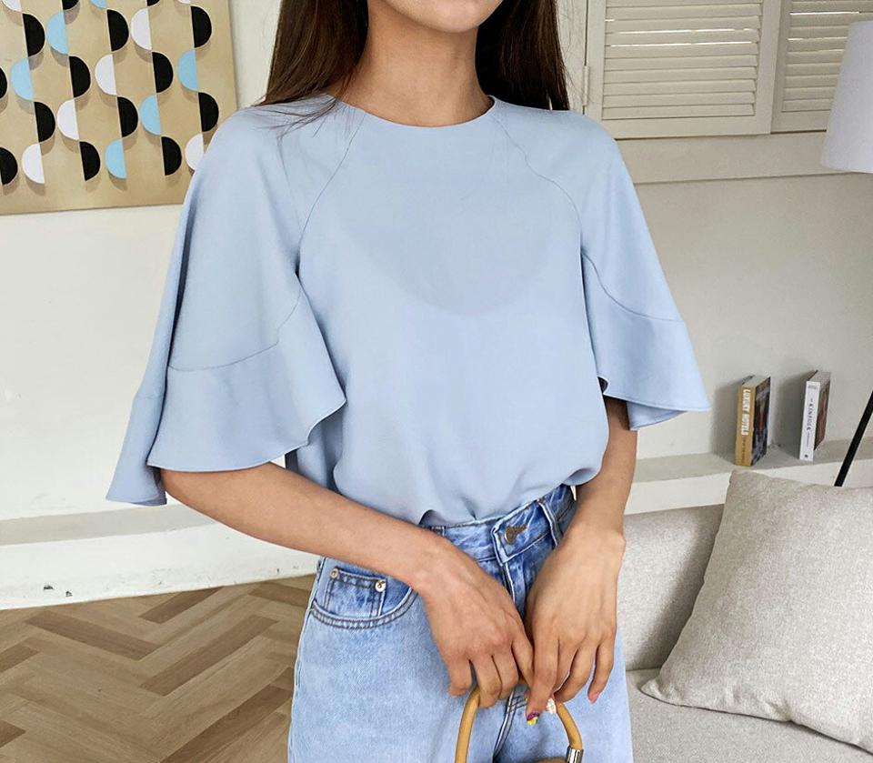 フリルラグランブラウス・全3色・b65253 レディース 【bl】 韓国 ファッション トップス ブラウス 半袖 大人 フリル ボリューム ラグランスリーブ ラウンドネック スリット 無地 フェミニン ボリューム 体型カバー スリム 細身 夏 春