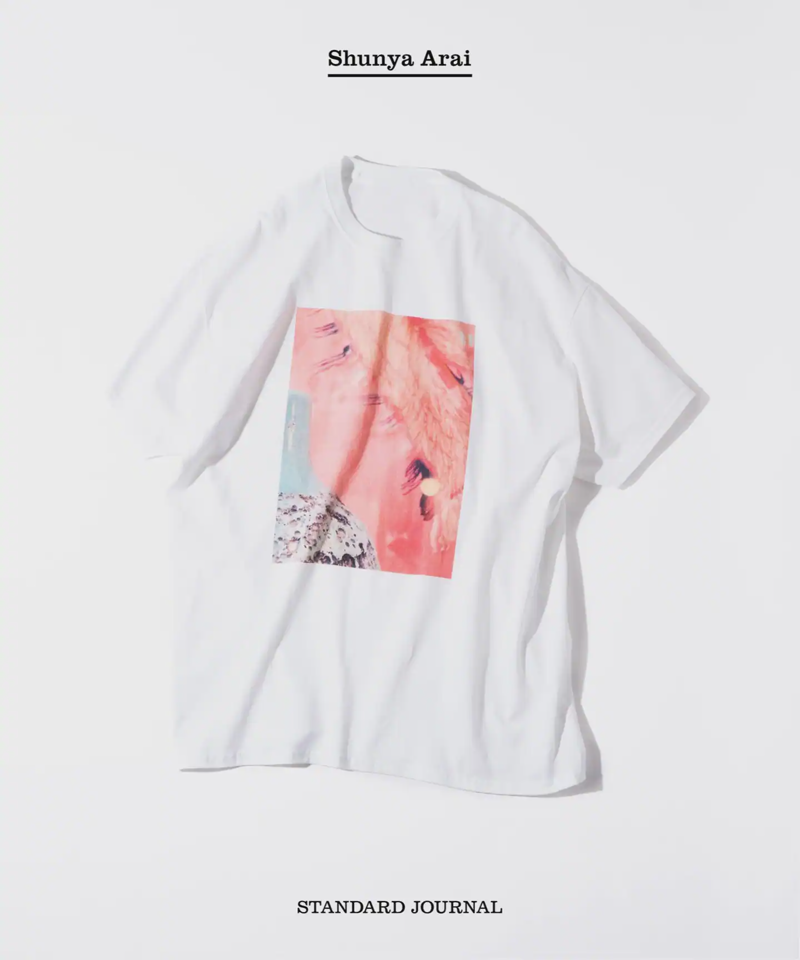 【STANDARD JOURNAL / スタンダード ジャーナル】by ARAI PINK Print TEE（JOURNAL STANDARD）