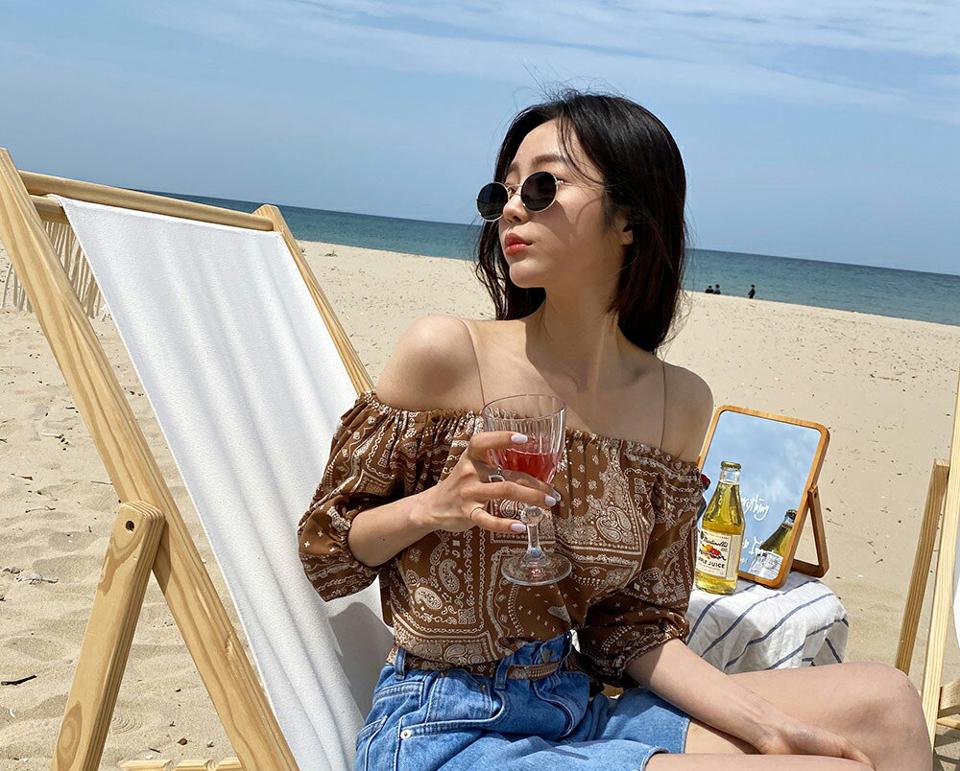 【全品10%OFF】ストラップ付2WAYペイズリーブラウス・全3色・b63882 レディース 【bl】【韓国 ファッション トップス ブラウス 半袖 大人 上品 ペイズリー パターン ネックゴム オフショルダー フェミニン 上品 ストラップ 夏 春】