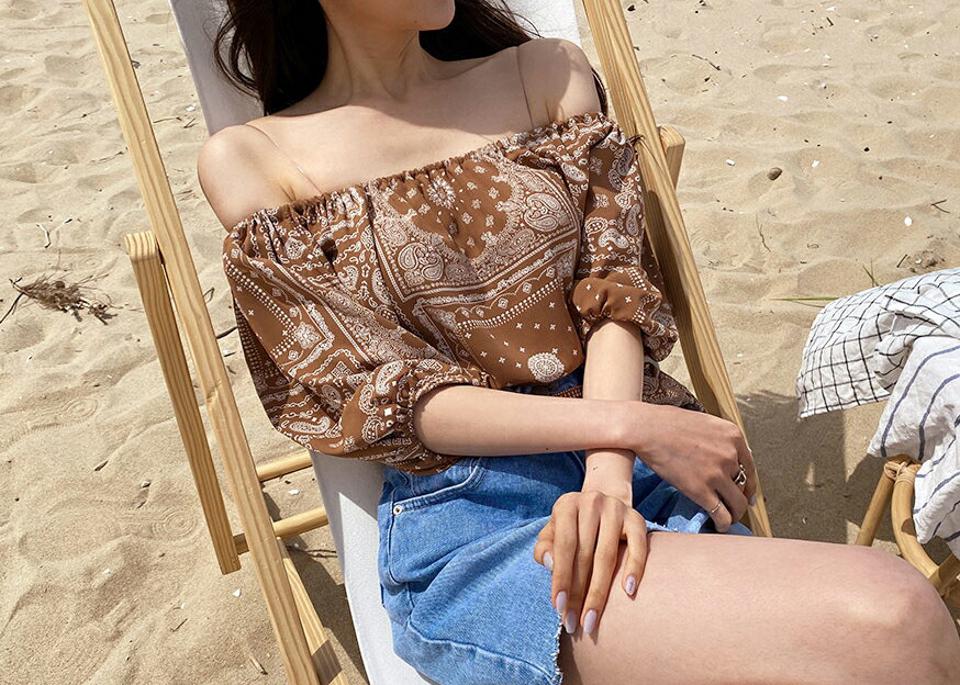 【全品10%OFF】ストラップ付2WAYペイズリーブラウス・全3色・b63882 レディース 【bl】【韓国 ファッション トップス ブラウス 半袖 大人 上品 ペイズリー パターン ネックゴム オフショルダー フェミニン 上品 ストラップ 夏 春】