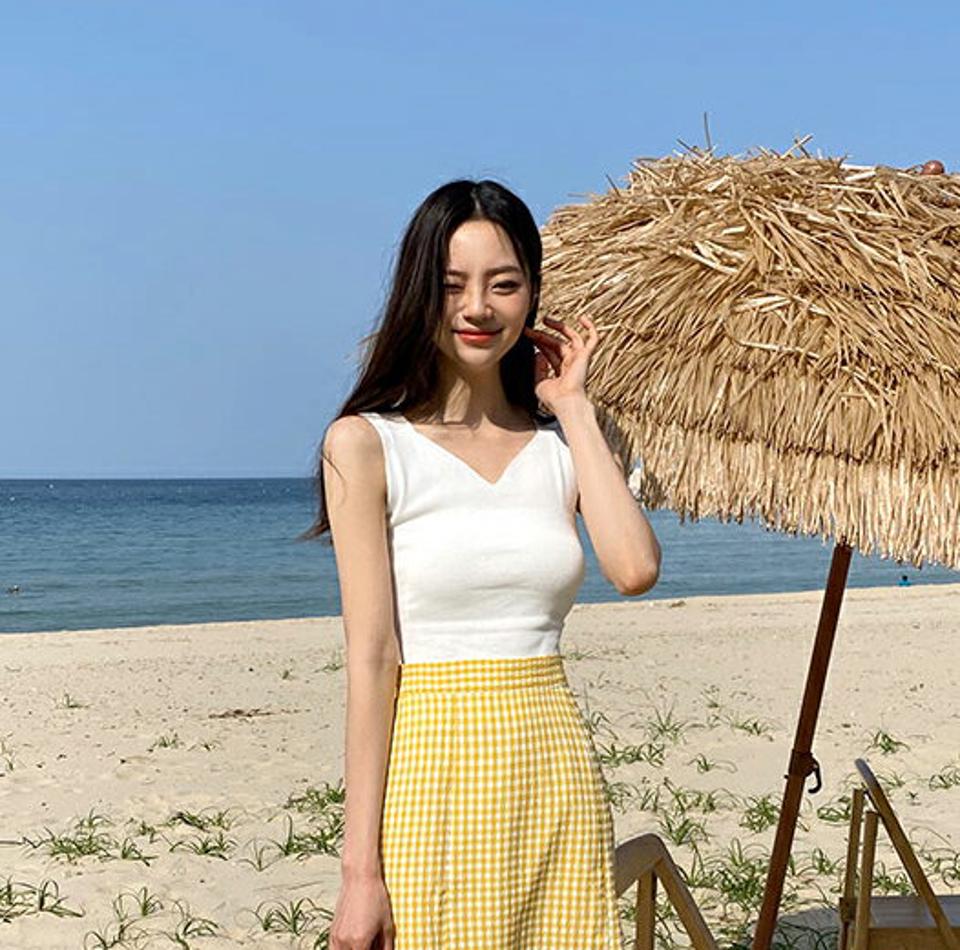 【只今10%OFF】Vネックニットスリーブレス・全5色・t63868 レディース 【tops】【韓国 ファッション トップス Tシャツ スリーブレス スリム Vネック やわらかい ニット 大人 体型カーバー 細身 フィット 夏 春】