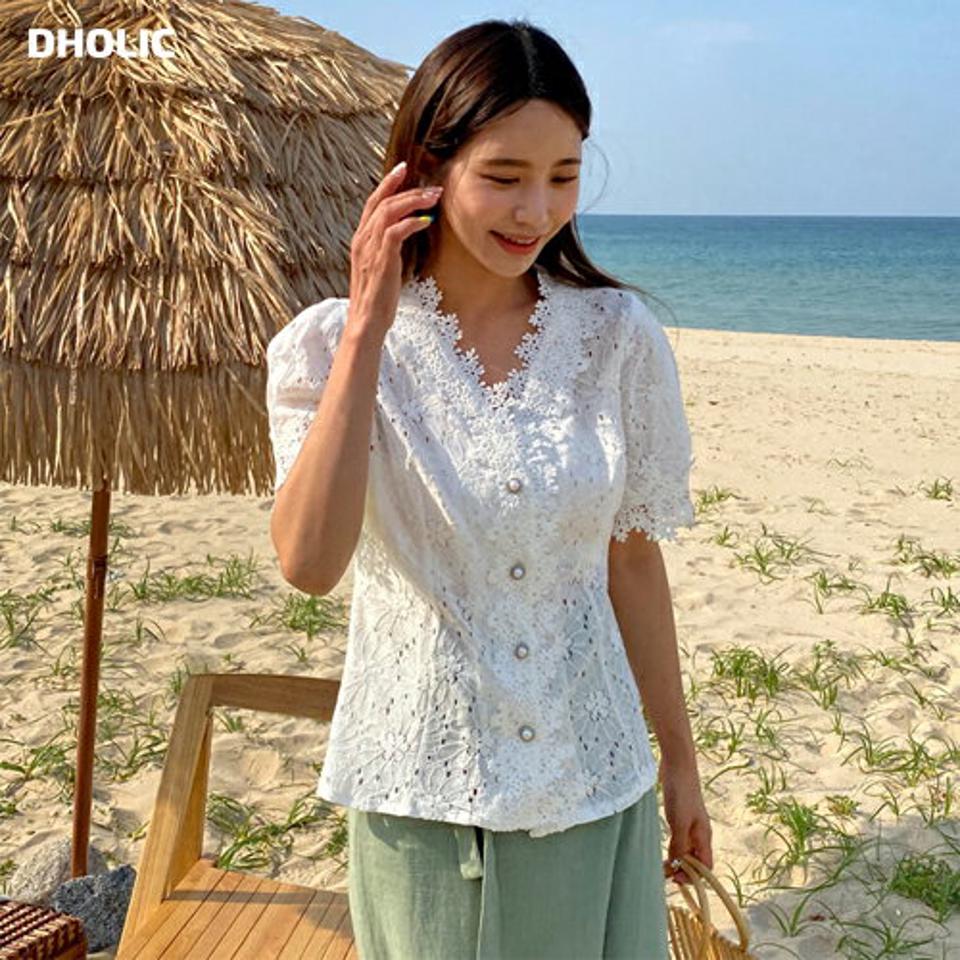 Vネックレースパフブラウス・全3色・b63886 レディース 【bl】 韓国ファッション トップス ブラウス 半袖 大人 花柄 フラワー パターン レース Vネック ハーフスリーブ スリム 細身 上品 フェミニン 夏 春