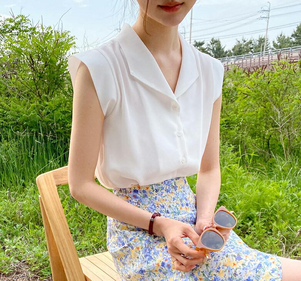 Vネックカラーボタンブラウス・全3色・b63869 レディース 【bl】 韓国 ファッション トップス ブラウス 半袖 大人 Vネック キャップスリーブ ショートスリーブ フェミニン 上品 カラー 夏 春