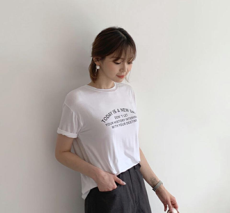 レタリング半袖Tシャツ・全4色・t62179 レディース 【tops】 韓国 ファッション トップス Tシャツ 半袖 デイリー レタリング ラウンドネック スリム ショートスリーブ カジュアル 細身 体型カーバー ハーフスリーブ 夏 春