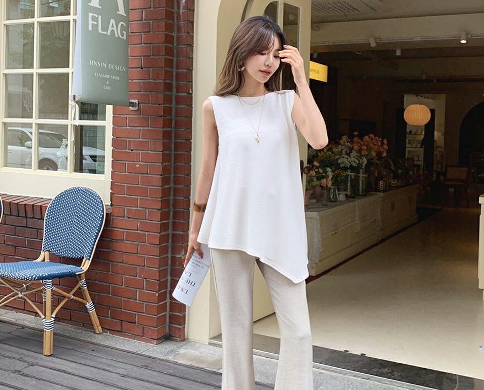 ダイアゴナルプリーツスリーブレス・全3色・b62214 レディース 【bl】 韓国 ファッション トップス ブラウス 大人 プリーツ スリーブレス Aライン ラウンドネック ノースリーブ 体型カバー スリム 細身 上品 フェミニン 夏 春