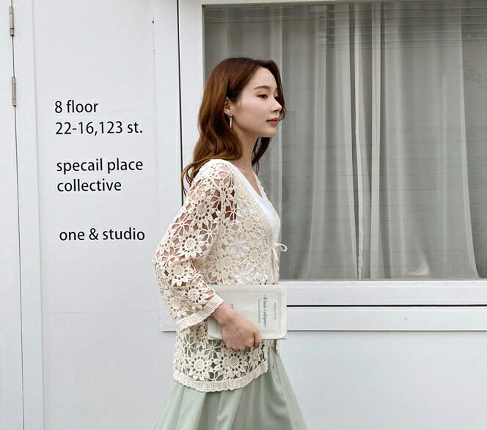 【只今10%OFF】フラワーパンチングニットカーディガン・全2色・b68757 レディース 【cd】 カーディガン 羽織物 七分丈 七分袖 7分丈 7分袖 ニット 透け感 シアー シースルー パンチング 花柄 かわいい フェミニン 春 夏 秋 韓国 ファッション クロシェ ハイホリHIHOLLI