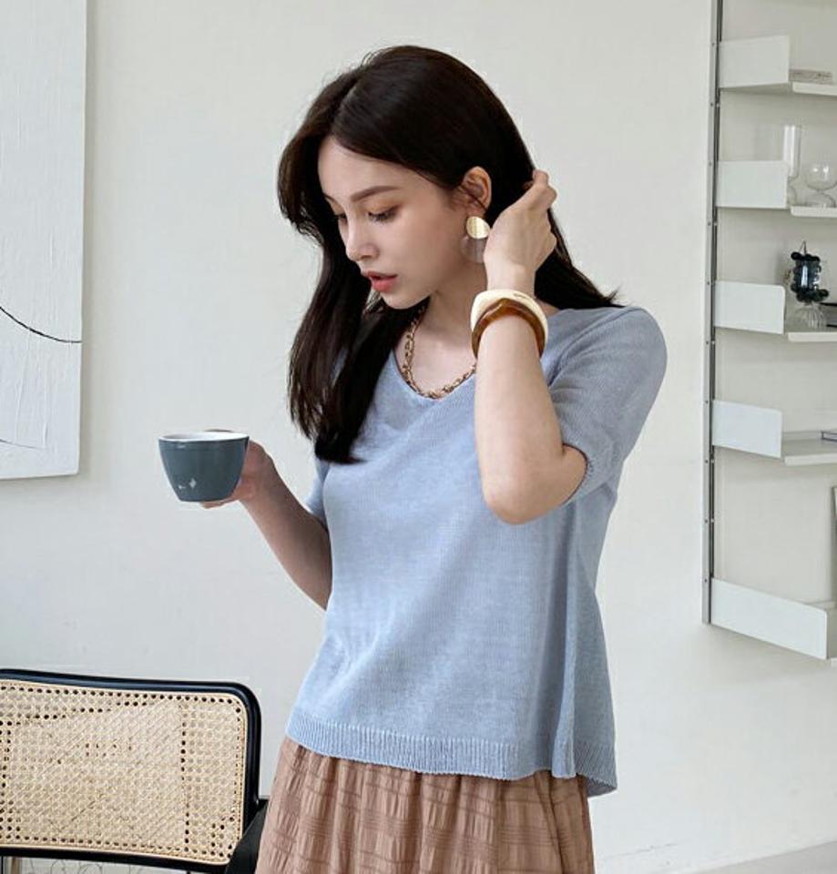 バックリボンVネックニット・全5色・t68756 レディース 【tops】 トップス ニット ニットトップス 半袖 ハーフスリーブ Vネック バックリボン りぼん 単色 無地 シンプル カジュアル 春 夏 韓国 ファッション ハイホリHIHOLLI