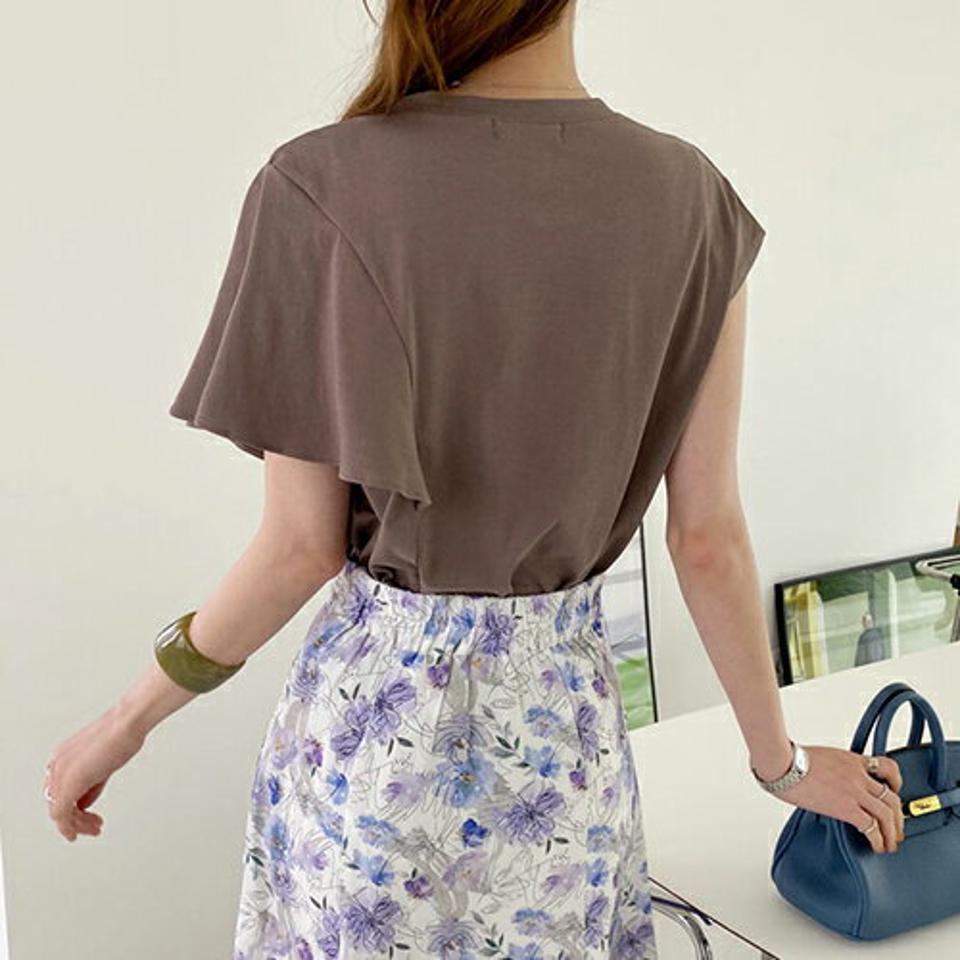 アシメラッフルTシャツ・全4色・b68888 レディース 【tops】 トップス Tシャツ 半袖 アシメ ラッフル 単色 シンプル 華奢見え 大人 春 夏 韓国 ファッション ハイホリHIHOLLI