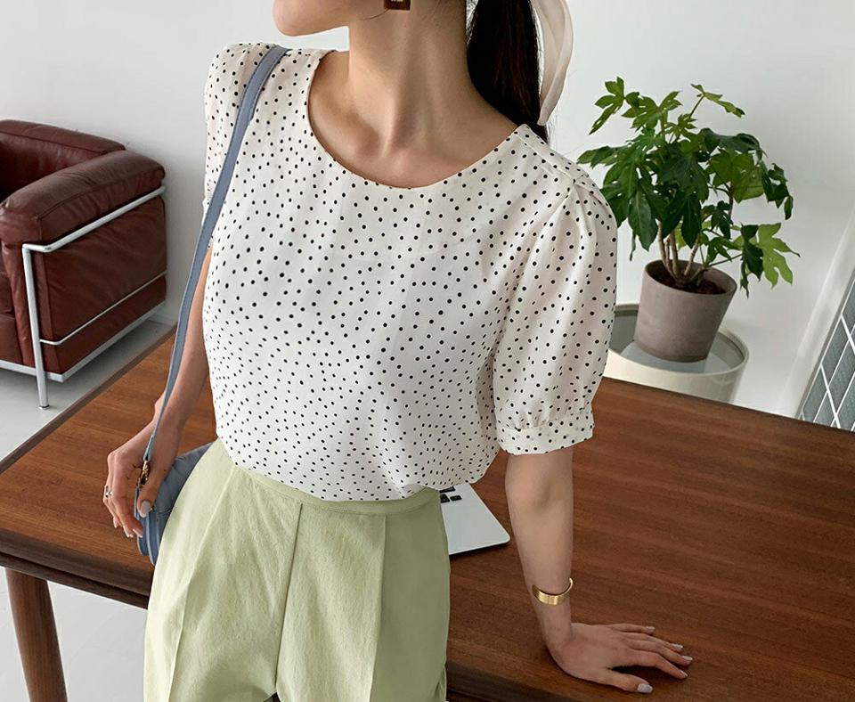 ラウンドドットブラウス・全3色・t65458 レディース 【bl】 トップス ブラウス 半袖 ハーフスリーブ ドット柄 レトロ パフ袖 パフスリーブ 可愛い かわいい 春 夏 韓国 ファッション