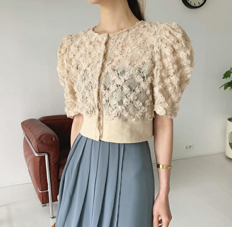 フラワーモチーフブラウス・全2色・t65460 レディース 【bl】【トップス ブラウス 半袖 ハーフスリーブ 花柄 透け感 シアー シースルー フェミニン 可愛い かわいい 春 夏 韓国 ファッション】