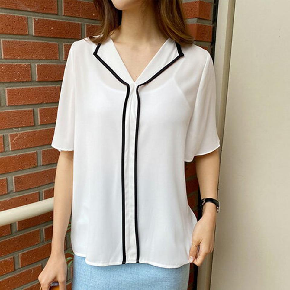 Vネック配色ラインブラウス・全2色・t68787 レディース 【bl】 トップス ブラウス 半袖 配色 Vネック モダン 大人 ハーフスリーブ 開襟 春 夏 韓国 ファッション ハイホリHIHOLLI