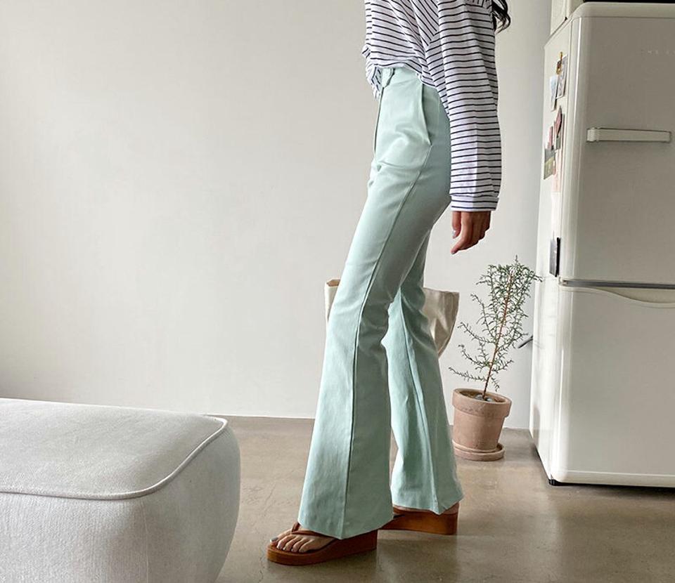 ツーボタンフレアパンツ・全3色・t64286 レディース 【pt】 パンツ ズボン ロングパンツ フレア ブーツカット 単色 無地 シンプル 大人 カジュアル 春 夏 韓国 ファッション NIJU