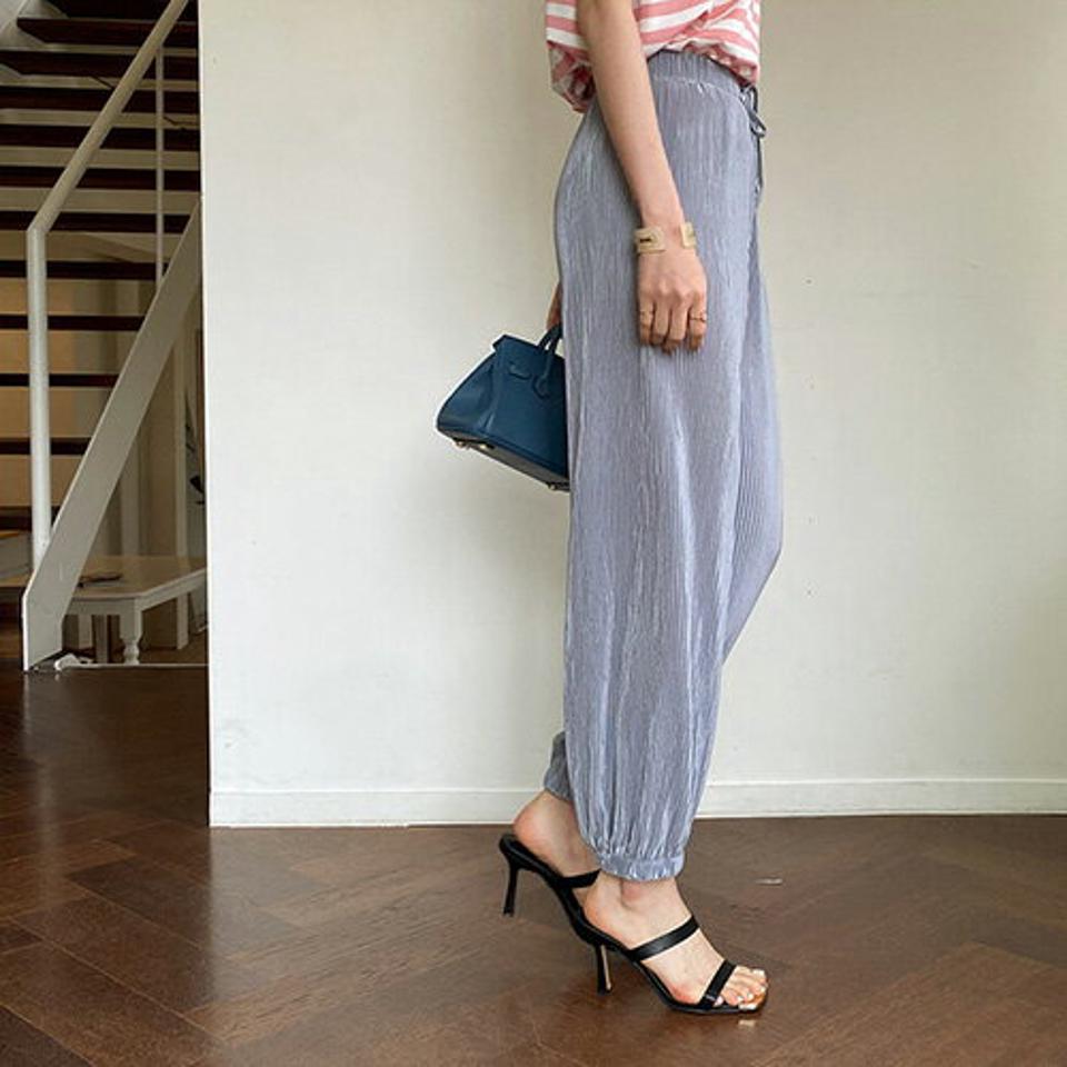 グロッシープリーツジョガーパンツ・全2色・b68799 レディース 【pt】 パンツ ズボン ロングパンツ プリーツ ジョガーパンツ グロッシー 光沢感 ウエストゴム カジュアル ラフ 春 夏 韓国 ファッション ハイホリHIHOLLI