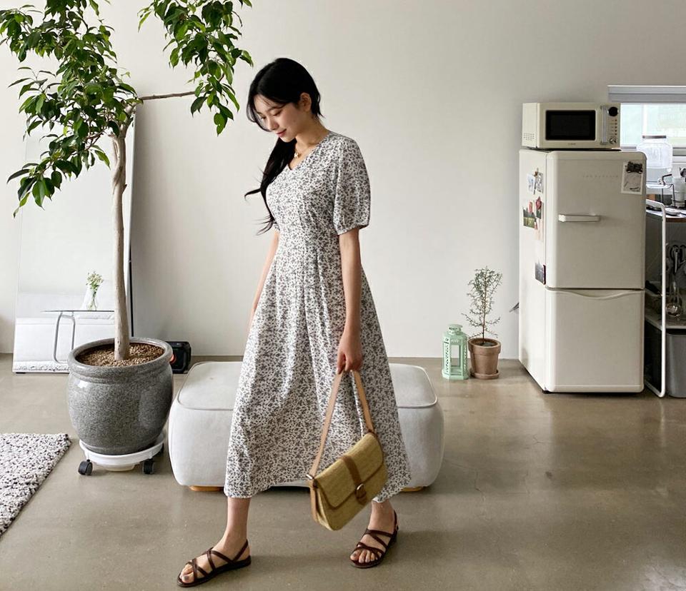 Vネック小花柄ワンピース・全2色・t64299 レディース 【ops】 ワンピース ロング 花柄 フラワー 小花柄 Vネック 半袖 ハーフスリーブ フェミニン かわいい 可愛い 春 夏 韓国 ファッション NIJU
