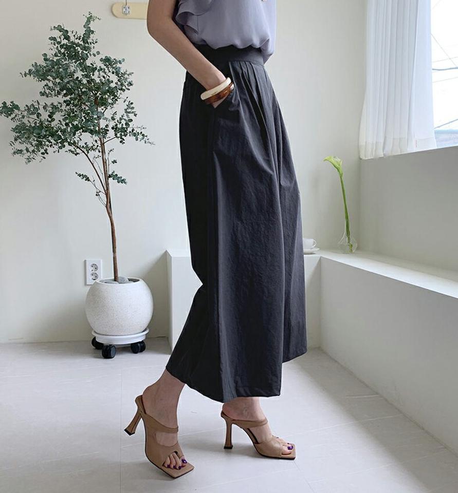 タックフレアパンツ・全3色・b68884 レディース 【pt】 パンツ ズボン ロングパンツ フレア タック ワイド 単色 無地 シンプル クロップド丈 カジュアル 春 夏 韓国 ファッション ハイホリHIHOLLI