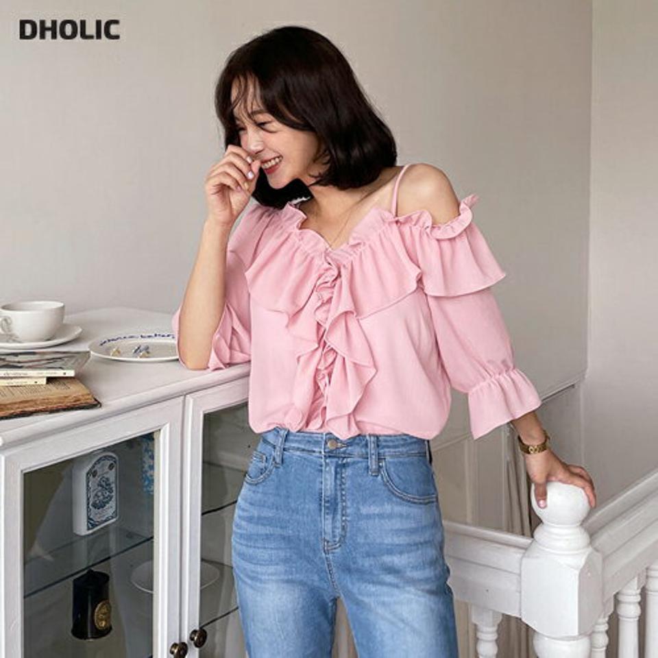 フリルオフショルブラウス・全4色・b62233 レディース 【bl】 トップス ブラウス フリル オフショルダー 華奢見え シフォン 七分丈 七分袖 7分丈 7分袖 かわいい 可愛い 春 夏 秋 韓国 ファッション