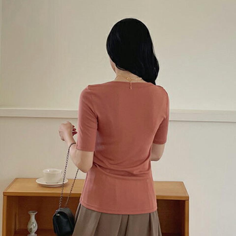 ボートネックスリムTシャツ・全3色・e00020 レディース 【tops】 トップス Tシャツ 半袖 ハーフスリーブ ボートネック 単色 無地 シンプル ベーシック カジュアル ラフ 春 夏 韓国ファッション NIJU