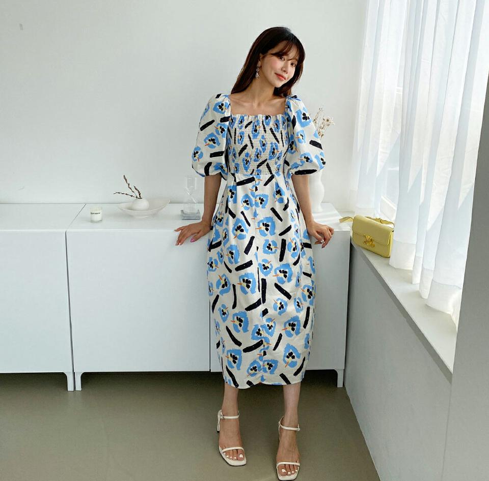 スクエア花柄パフワンピース・全2色・b63965 レディース 【ops】 ワンピース ロング 半袖 ハーフスリーブ 花柄 フラワー スクエアネック デコルテ 鎖骨 大人 シャーリング パフ袖 パフスリーブ かわいい 春 夏 韓国 ファッション
