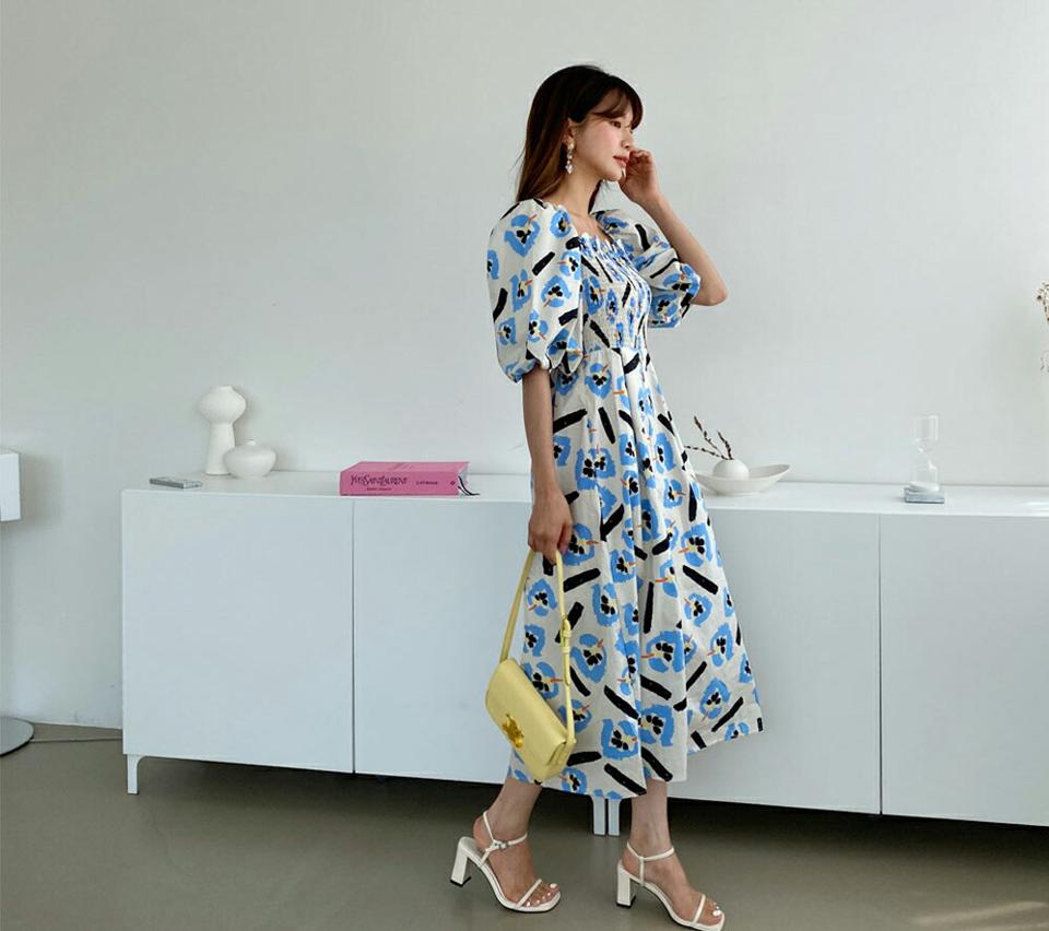 スクエア花柄パフワンピース・全2色・b63965 レディース 【ops】 ワンピース ロング 半袖 ハーフスリーブ 花柄 フラワー スクエアネック デコルテ 鎖骨 大人 シャーリング パフ袖 パフスリーブ かわいい 春 夏 韓国 ファッション