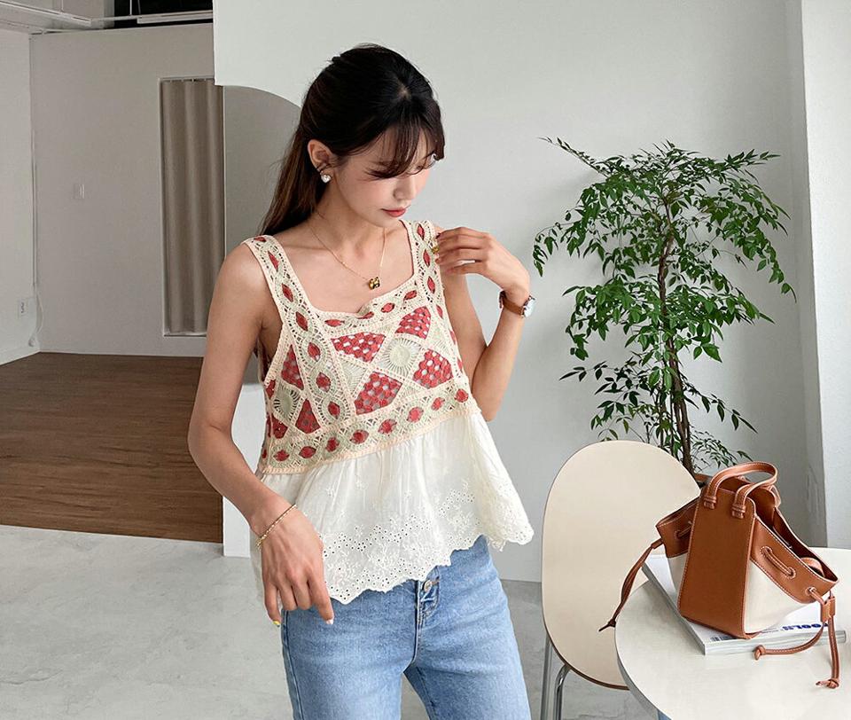 レースニットスリーブレス・全2色・b57544 レディース 【tops】 トップス スリーブレス ノースリーブ ニット ニットトップス レース カジュアル ギャザー アイレット ビンテージ ヴィンテージ 春 夏 韓国 ファッション
