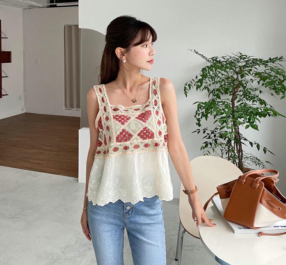 レースニットスリーブレス・全2色・b57544 レディース 【tops】 トップス スリーブレス ノースリーブ ニット ニットトップス レース カジュアル ギャザー アイレット ビンテージ ヴィンテージ 春 夏 韓国 ファッション