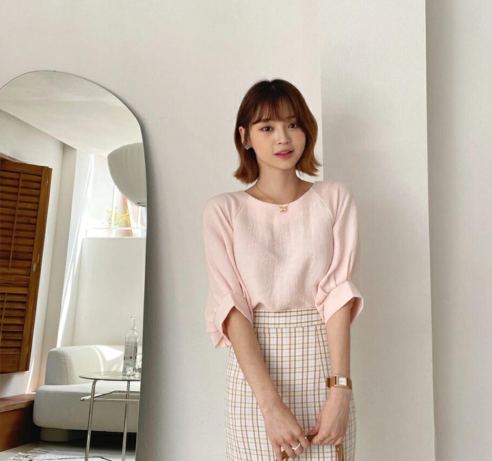 【全品10%OFF】ラグランリブブラウス・全4色・t57523 レディース 【bl】【韓国 ファッション トップス ブラウス 半袖 大人 リブ 7分丈 パフスリーブ ラグランスリーブ 無地 フェミニン ボリューム 体型カバー スリム 細身 夏 春】