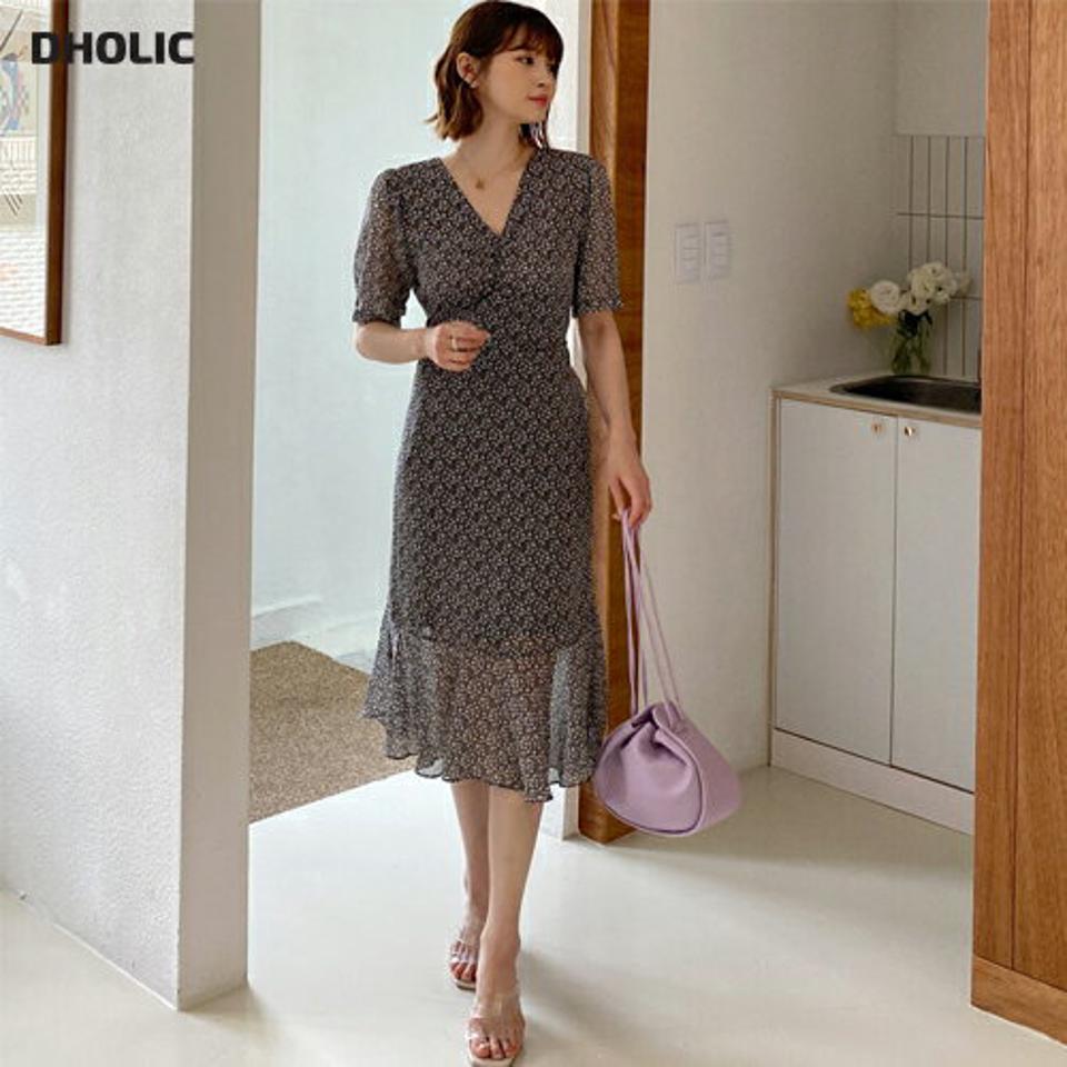 Vネック小花柄ロングワンピース・全2色・t57526 レディース 【ops】 韓国 ファッション ワンピース ロング ロングワンピース 半袖 ギャザー ボリューム Vネック ハーフスリーブ 花柄 フラワー パターン フェミニン 体型カバー 夏 春