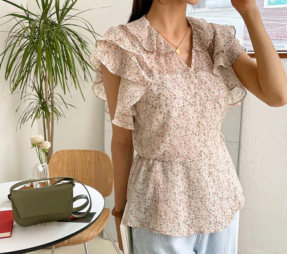 フリル花柄ラップブラウス・全2色・b57521 レディース 【bl】【韓国 ファッション トップス ブラウス 半袖 大人 花柄 フラワー パターン 小花柄 ラップ フリル リボン フレア 体型カバー スリム 細身 上品 フェミニン 夏 春】