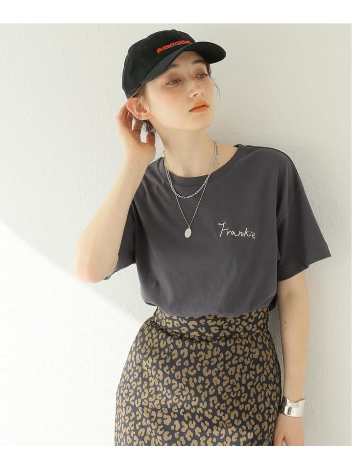 ポイントエンブロイダリーTシャツ