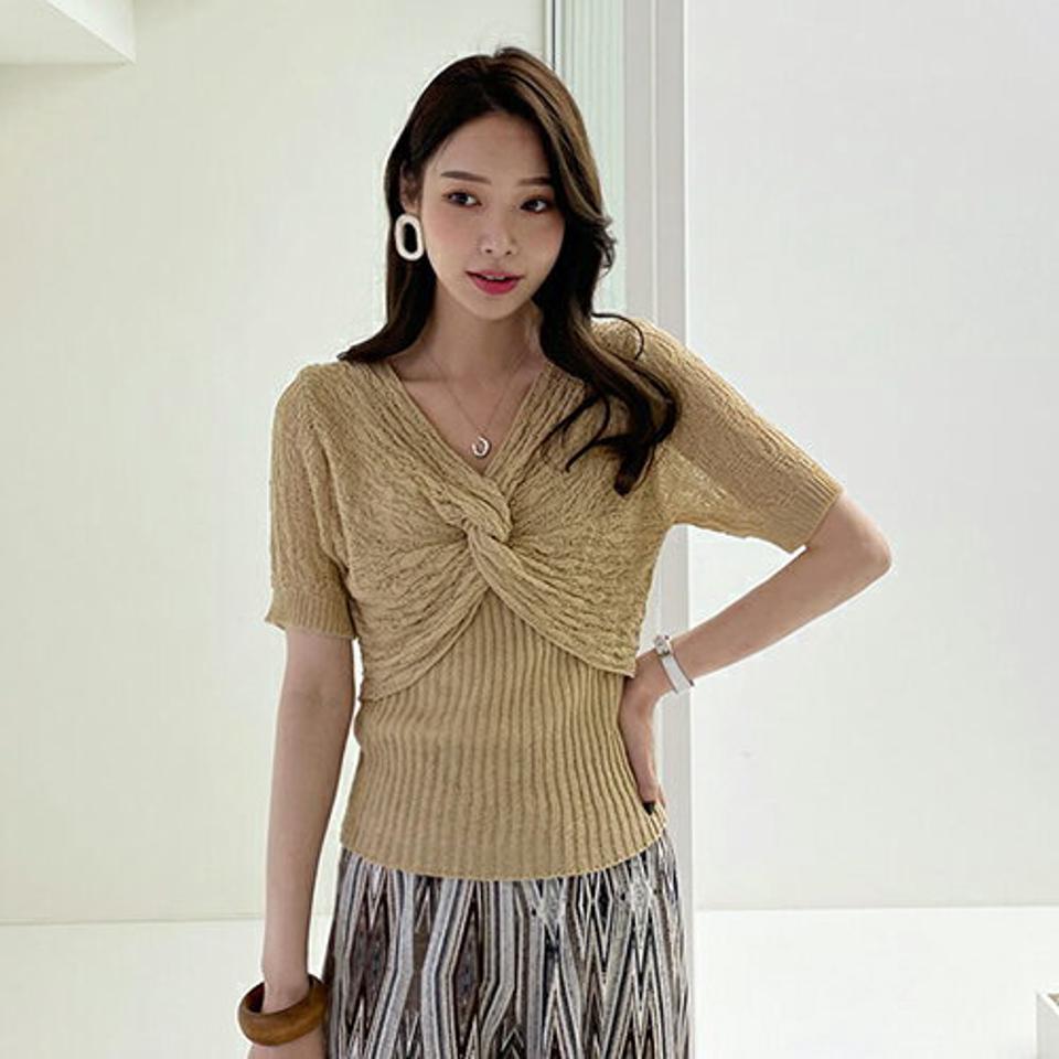 Vネックツイストニット・全3色・b68930 レディース 【tops】 トップス ニット ニットトップス 半袖 ハーフスリーブ ツイスト Vネック 大人 ユニーク 春 夏 韓国 ファッション ハイホリHIHOLLI