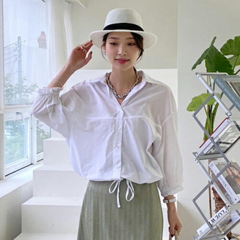 バックツイストドロストヘムブラウス・全3色・b68933 レディース 【bl】 トップス ブラウス 七分丈 七分袖 7分丈 7分袖 ドロスト バックツイスト バックシャン 白ブラウス かわいい 可愛い フェミニン 春 夏 韓国 ファッション ハイホリHIHOLLI