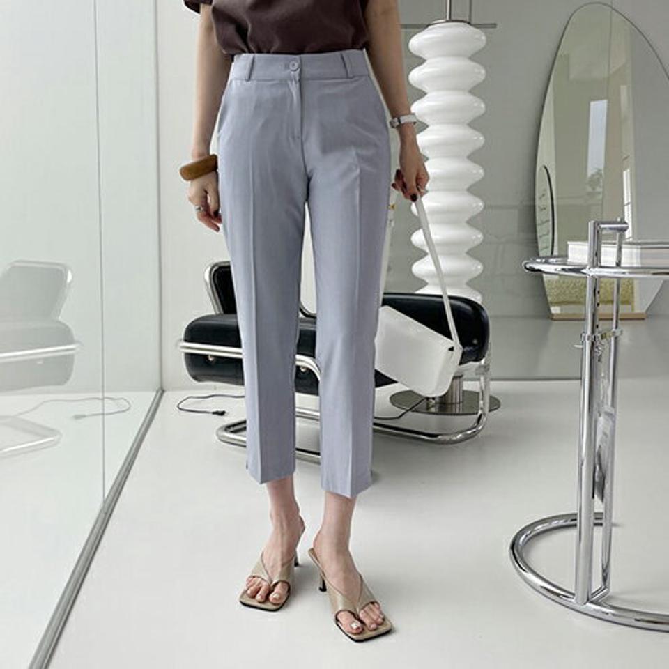 【只今10%OFF】スリムスリットヘムスラックス・全3色・t68944 レディース 【pt】 スラックス パンツ ズボン ロングパンツ スリム スリット 単色 無地 シンプル ベーシック 大人 オフィスカジュアル クロップド丈 春 夏 韓国 ファッション ハイホリHIHOLLI