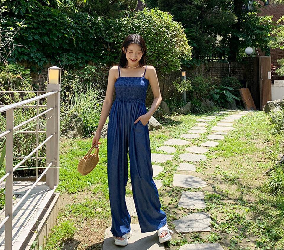 【全品10%OFF】2WAYデニムシャーリングオールインワン・全1色・t64342 レディース 【pt】【オールインワン パンツ ズボン ロングパンツ デニム シャーリング 2way スリーブレス ノースリーブ 春 夏 韓国 ファッション】【NIJU】