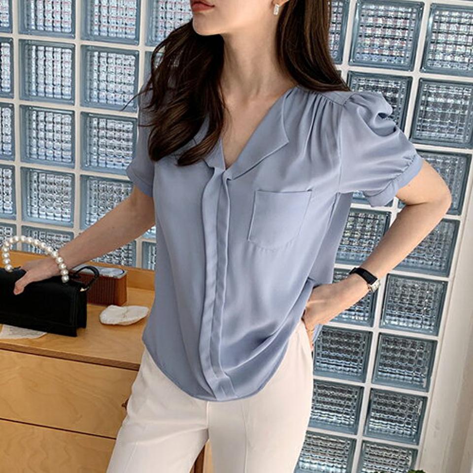 ポケットVネックブラウス・全3色・b68899 レディース 【bl】 トップス ブラウス 半袖 Vネック 単色 無地 シンプル 大人 かわいい 可愛い ギャザー 春 夏 韓国 ファッション ハイホリHIHOLLI