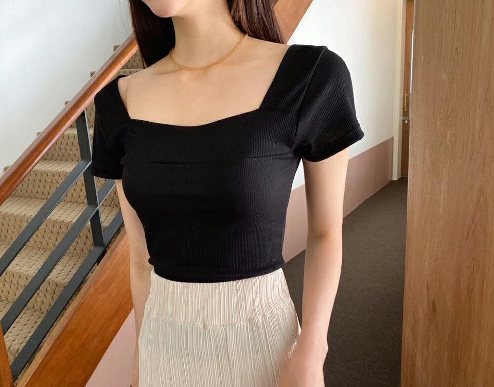 スリムスクエアTシャツ・全3色・t65341 レディース 【tops】 トップス Tシャツ 半袖 スクエアネック デコルテ 鎖骨 単色 無地 シンプル 可愛い かわいい フェミニン リブ 春 夏 韓国 ファッション