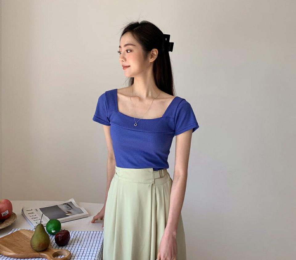 スリムスクエアTシャツ・全3色・t65341 レディース 【tops】 トップス Tシャツ 半袖 スクエアネック デコルテ 鎖骨 単色 無地 シンプル 可愛い かわいい フェミニン リブ 春 夏 韓国 ファッション