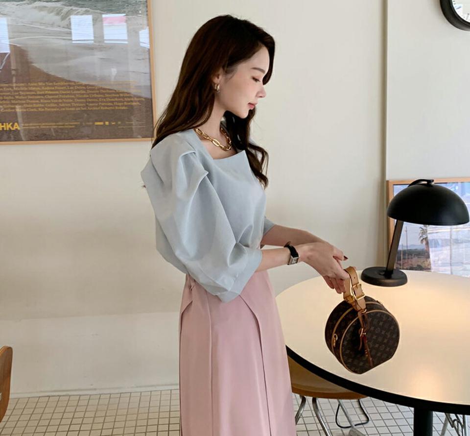 スクエアパフブラウス・全4色・t68960 レディース 【bl】 韓国 ファッション トップス ブラウス デコルテ スクエアネック 半袖 ハーフスリーブ 五分袖 パフスリーブ ぼわん袖 ボリューム袖 無地 ガーリー パステルカラー カジュアル 夏 春 ハイホリ