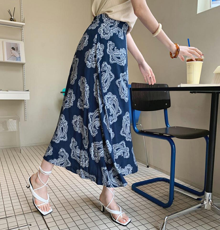 Aラインペイズリースカート・全2色・b68975 レディース 【sk】 韓国 ファッション ボトムス スカート ロングスカート ロング丈 フレア Aライン ボリューム 柄 パターン ペイズリー エスニック 海 カジュアル 夏 春 ハイホリ